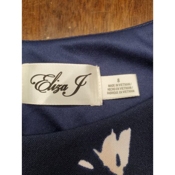 Women's Eliza J Navy & Pink Floral Knee Length Dress w/ Bell Sleeves | Size 8 - Picture 9 of 10